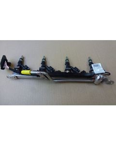 Einspritzleiste Verteilerrohr Hörnlein (Neuteil), bestehend aus: 4 Einspritzventilen 0280158457/ 8483304, Kraftstoffverteiler 12529798753, 9798753, Adapterkabel BM4B475145/ 9844534, Steckverbindung 9291135 8489600
