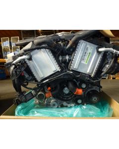 Petrol engine F253 (short running) 31.891 km, 375 kW; with Starter A2789060700, Alternator CG20U034 (A0009061107), AC Compressor CG20U034 (A0009061107), Schieber (electricr Gassteller), high-pressure pump, vacuum pump (mechanisch), turbo charger left and 