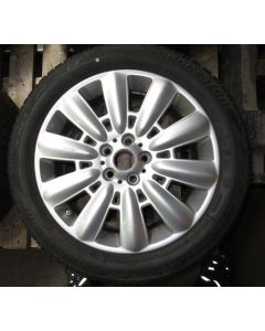 Winter wheels Bridgestone, Blizzak LM001 95 H; 225/50 R18; Profil: 1 x 4,6 mm/ 1 x 5,3 mm/ 1 x 4,5 mm/ 1 x 5,6 mm; DOT: 4x 2017; with RDC; Felge: Runflat 7.5J x 18H2, ET51 silber; bolt circle: 5x112; (sehr guter useder Zustand) 3 pce small Kratzen, 1 RF68