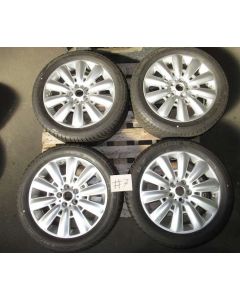 Winter wheels Bridgestone, Blizzak LM001 95 H; 225/50 R18; Profil: 1 x 6,0 mm/ 1 x 4,7 mm/ 1 x 4,8 mm/ 1 x 5,4 mm; DOT: 4x 2017; with RDC; Felge: Runflat 7.5J x 18H2, ET51 silber; bolt circle: 5x112; (sehr guter useder Zustand) with Macken and scratches R