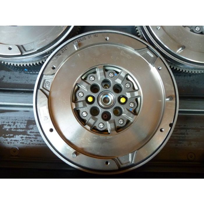flywheel LUK DMF (dual mass flywheel) (new) engine code: B47D 20O1 