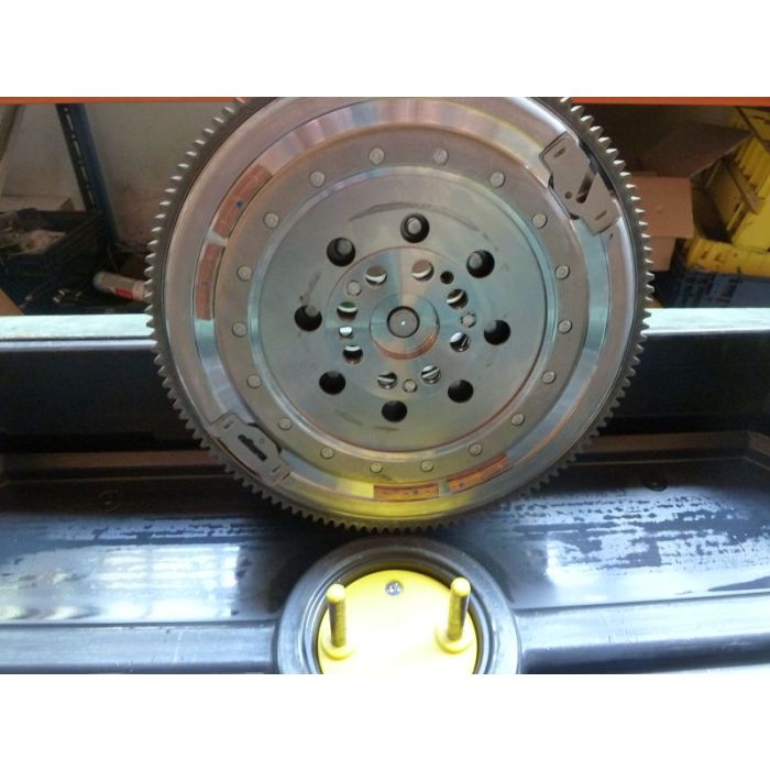 flywheel LUK DMF (dual mass flywheel) (new) engine code: B47D 20O1 